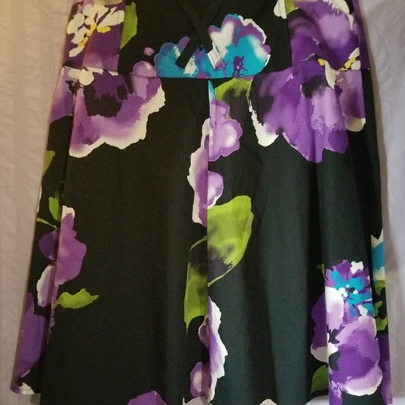 Cute, Flowy Floral Skirt Size 7 EUC - Picture 3 of 6